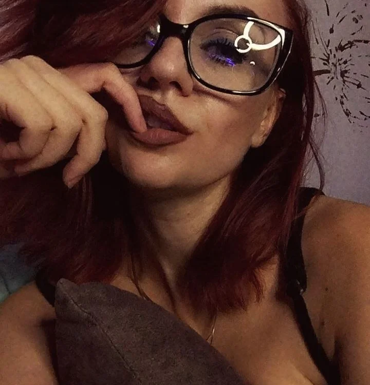 Red-Witch's Offline Chat Room