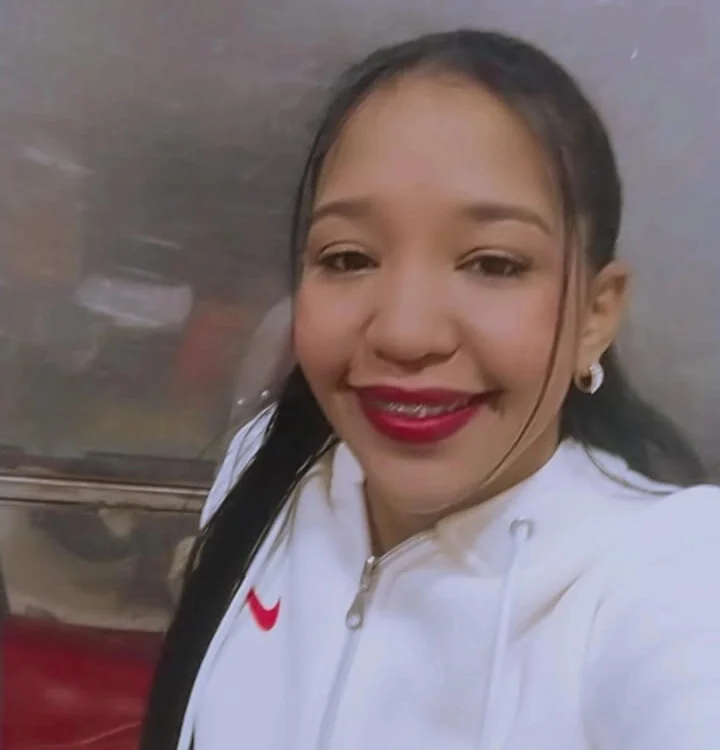 anthonela_a's Offline Chat Room