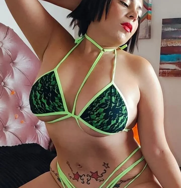 PerlitaBlue's Offline XXX Chat