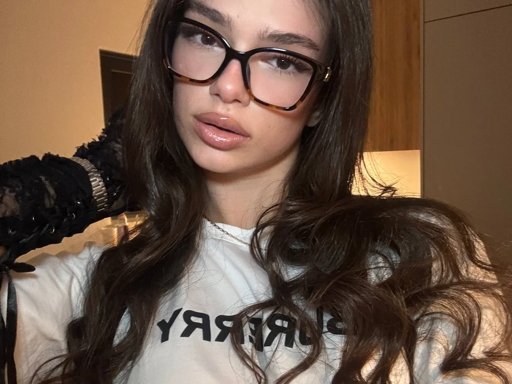 Chatroom XXX hors ligne de Emi_murr