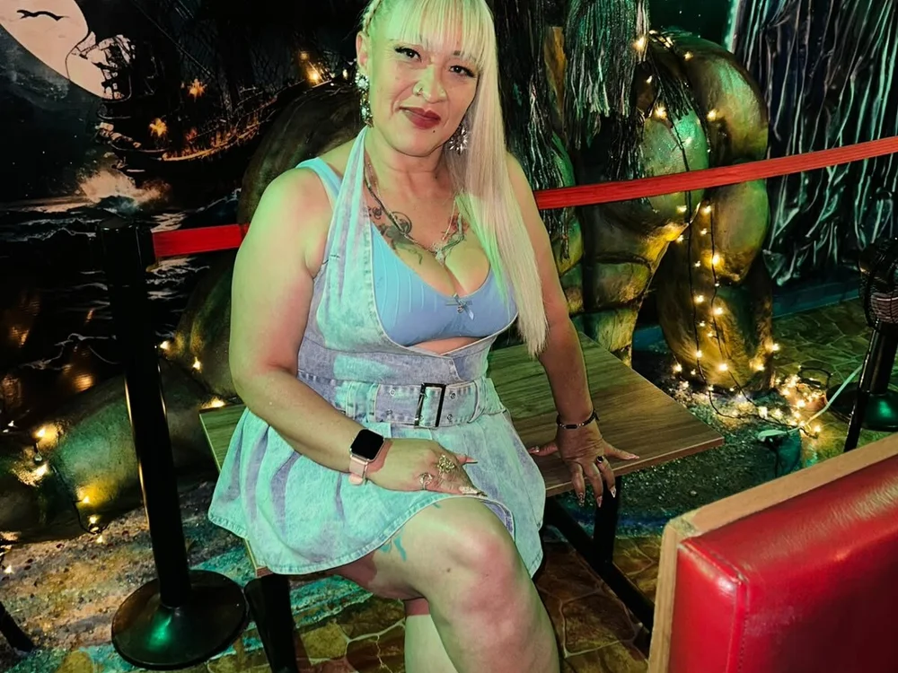 Linda_Stefania's most recent online preview