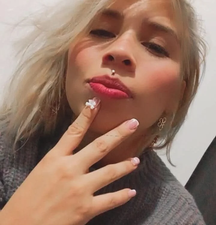 MacarenaBenz cam model