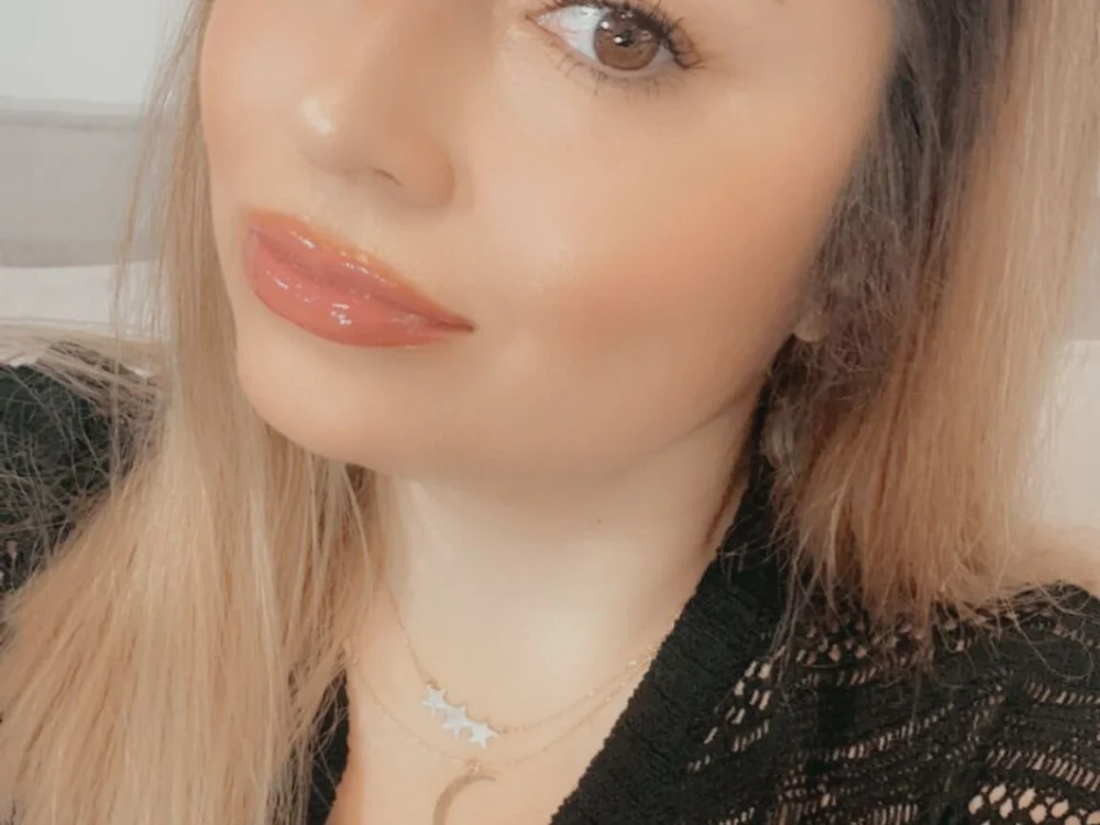 DayannaStarr's Offline XXX Chat