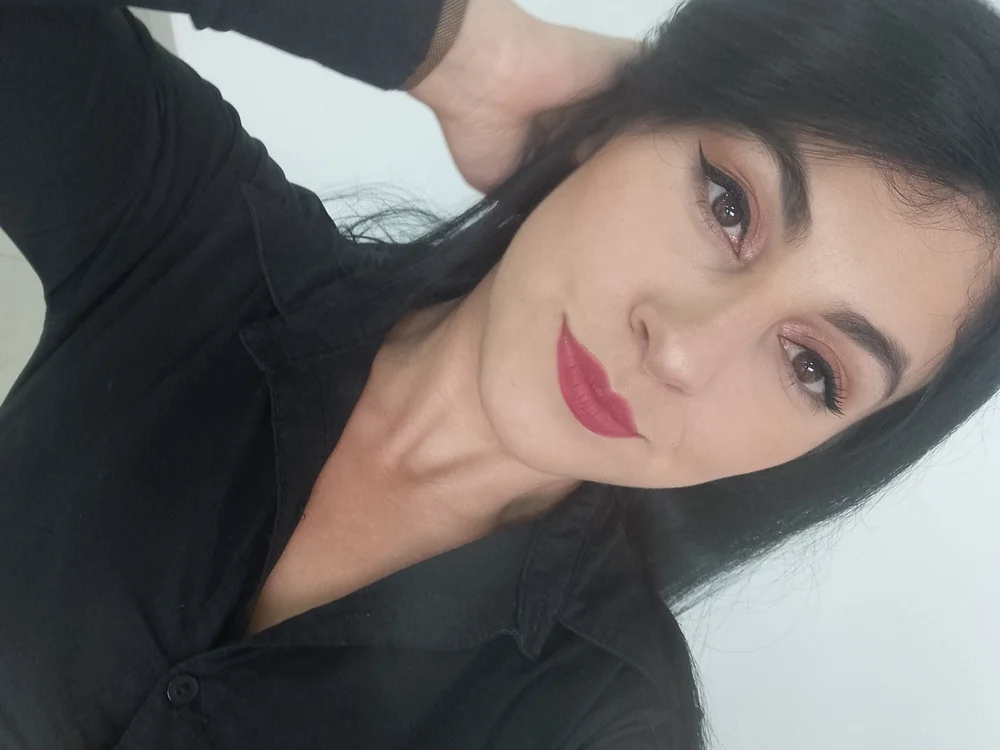 alegra2's Offline Chat Room