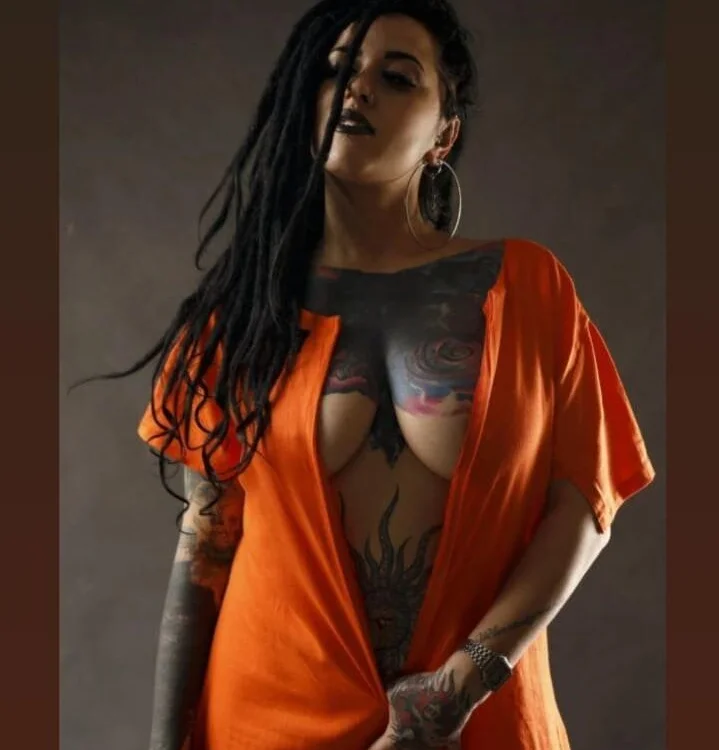 Zairaintense's Offline Chat Room