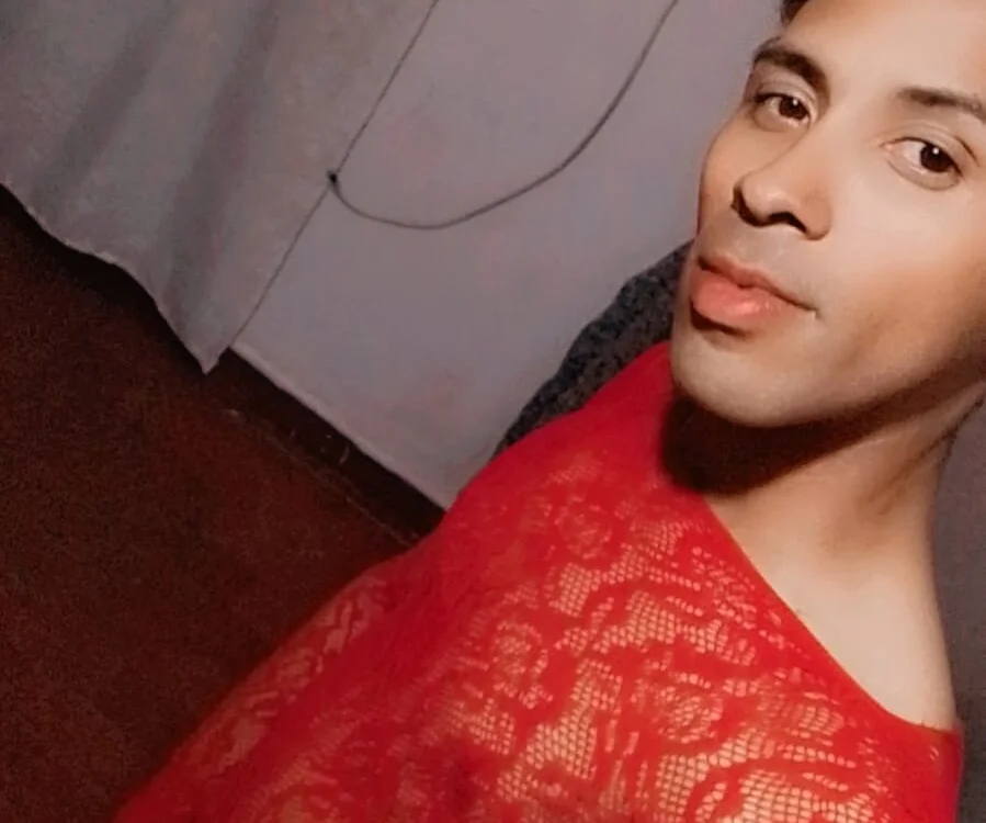 monserrat_petite's Offline XXX Chat