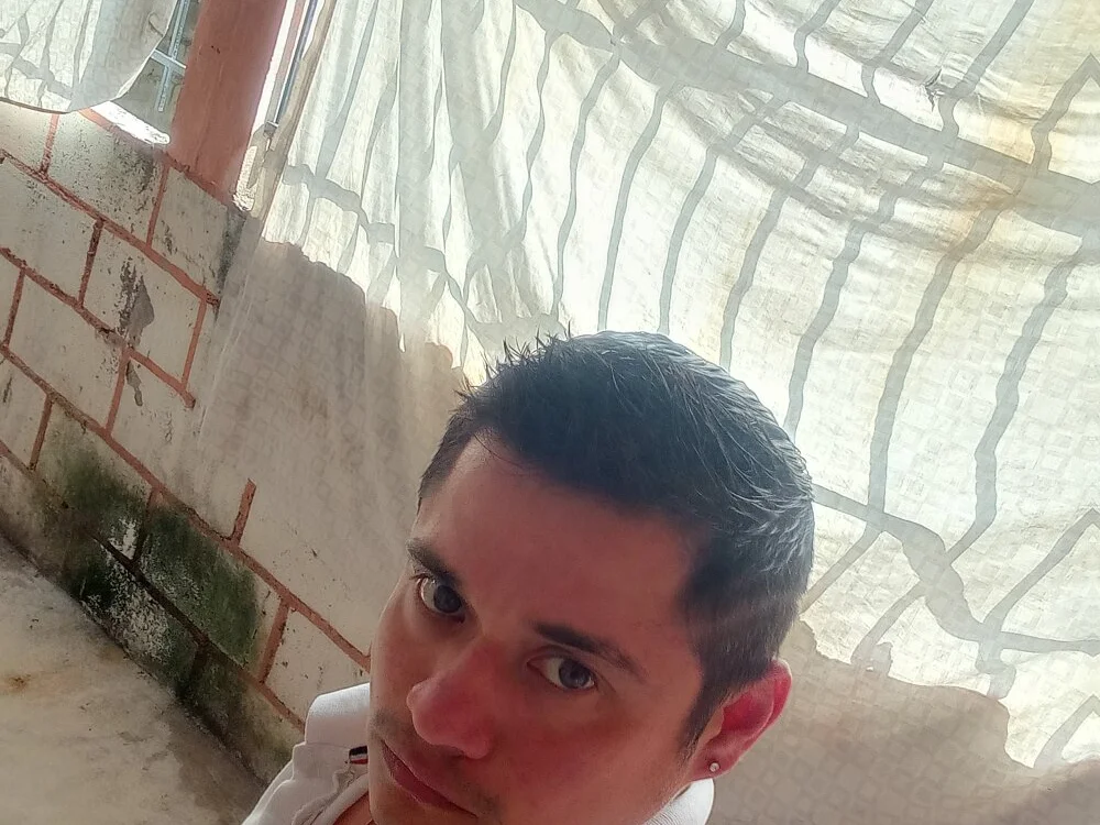 Bjklljy's Offline XXX Chat