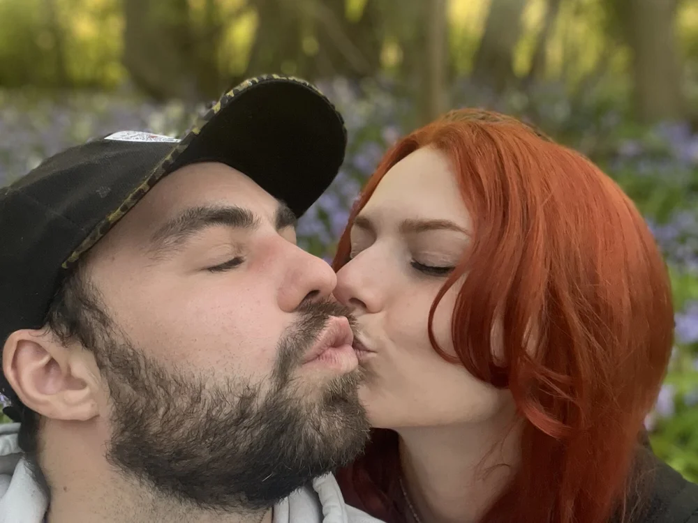 gingersnatch_and_droopy's Offline XXX Chat