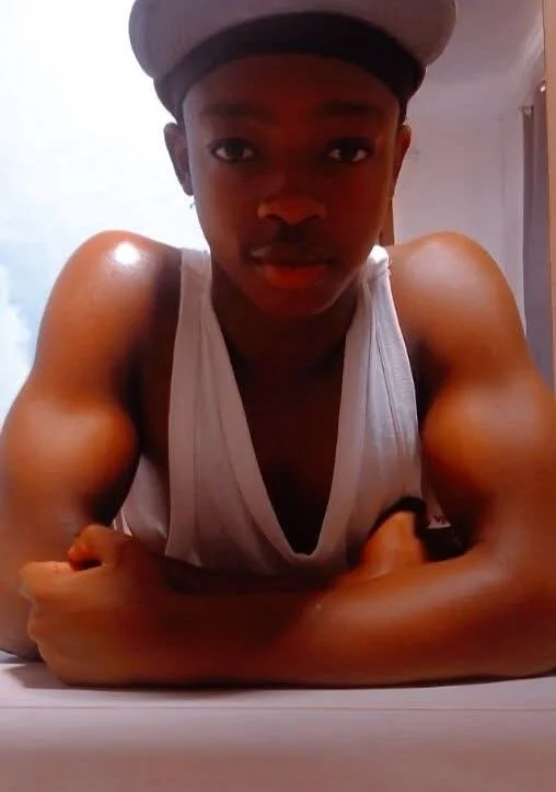 SetsoMotswiri Offline XXX-Chat