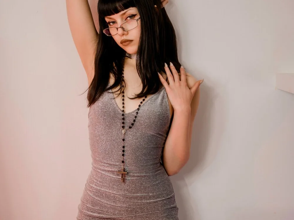 Riverlyyy's Offline XXX Chat