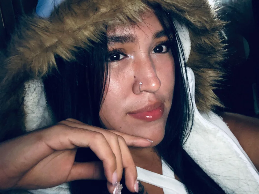 ariadna_ebony's Offline XXX Chat