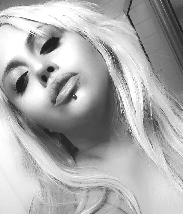 HaileyHustle's Offline Chat Room