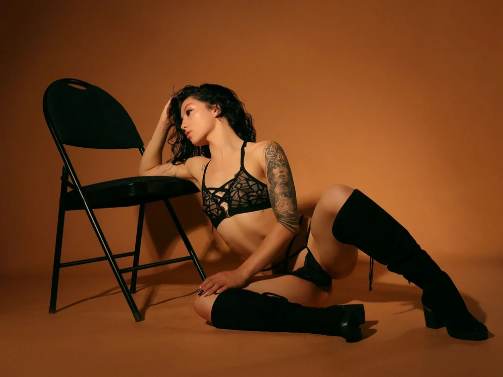 Maddison_Foxxxn Offline XXX chat