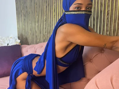 Kiaraa_lux Female Gymbabe Online Cam Strip