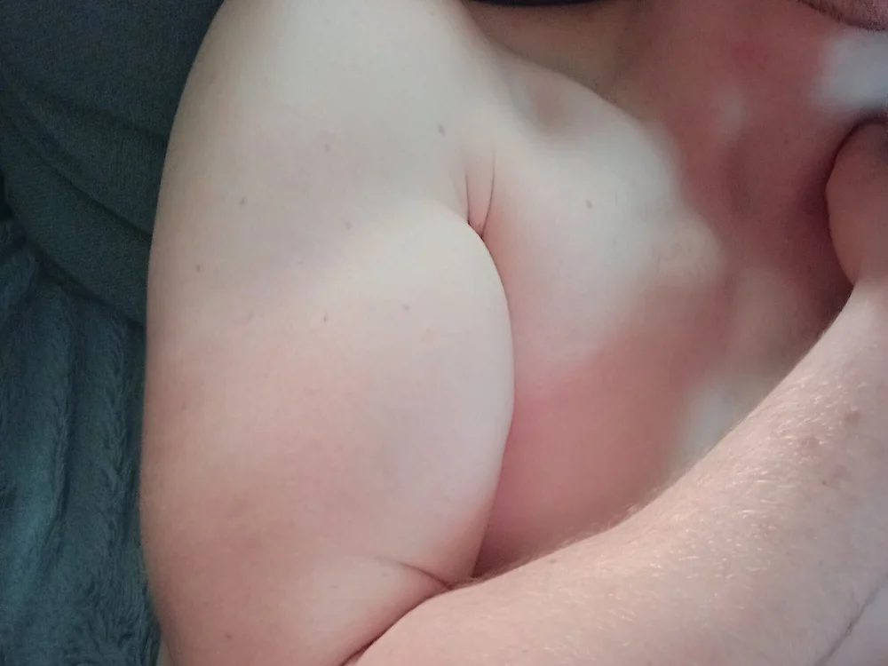 Dacien6's Offline XXX Chat