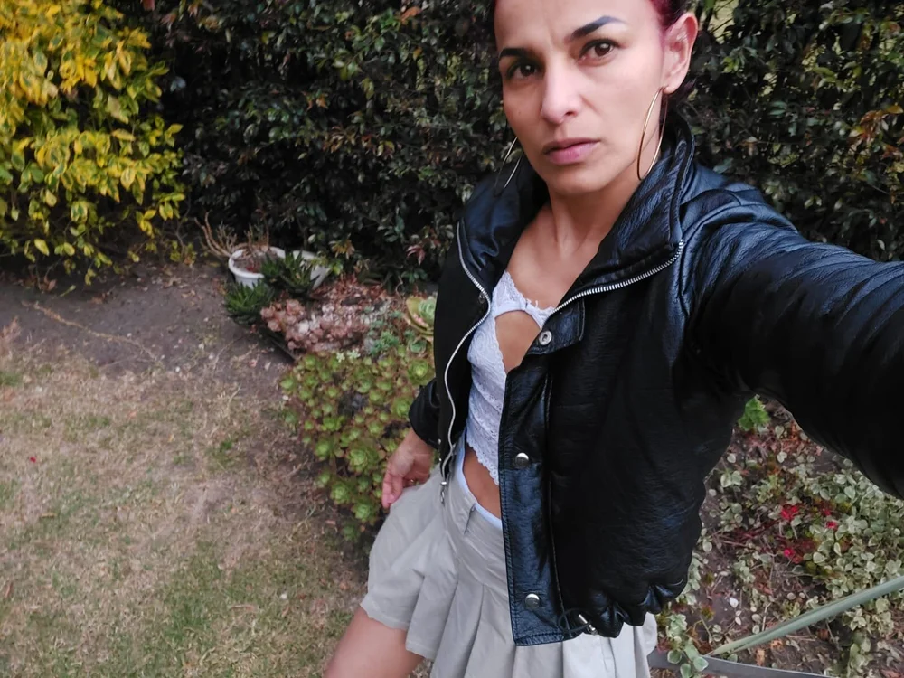 Skinny_Ariana4 offline chatrum