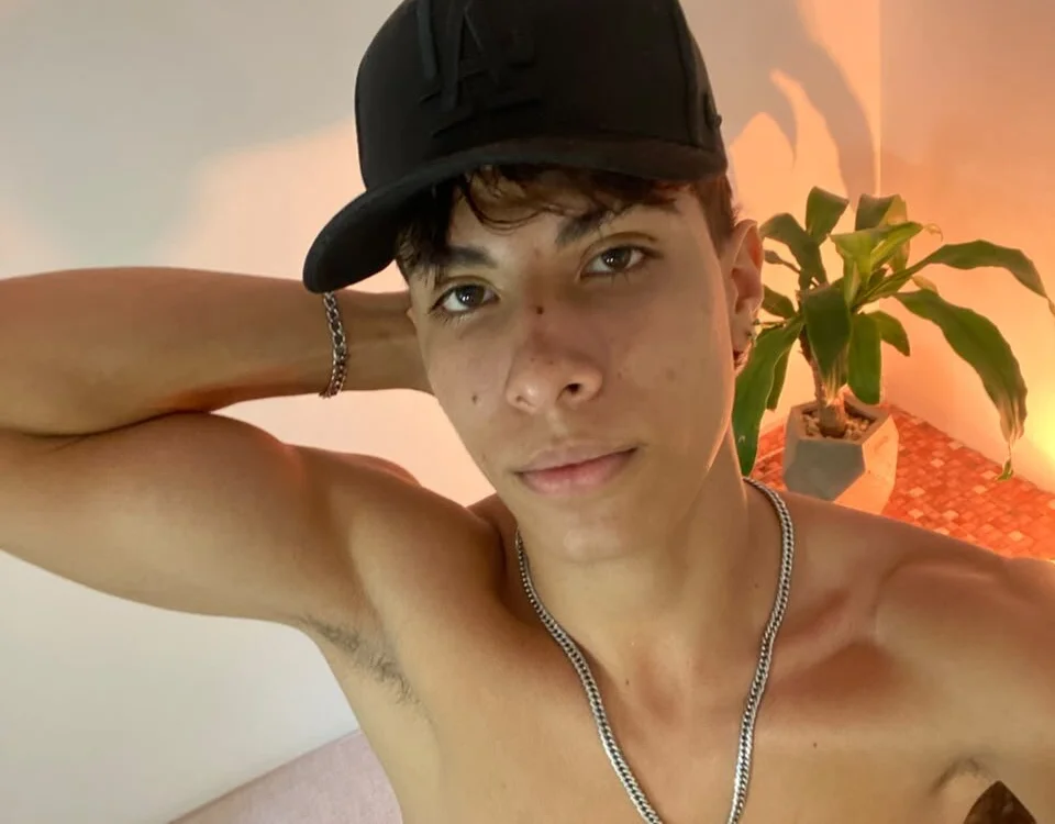Ryaan_Stone Chat XXX offline