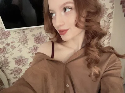 KellyLur - Girl 