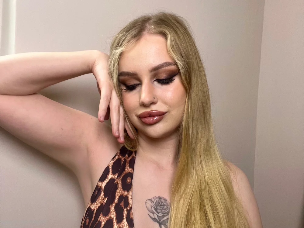 StellaWetDream cover photo
