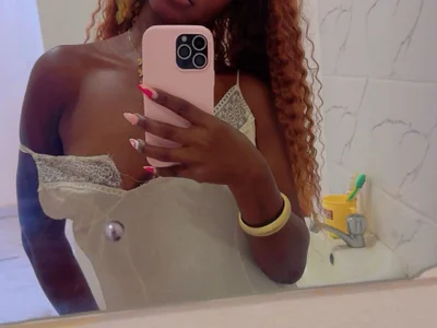Holy_sassy Couple Ebonydoggystyle Live Cam Naked