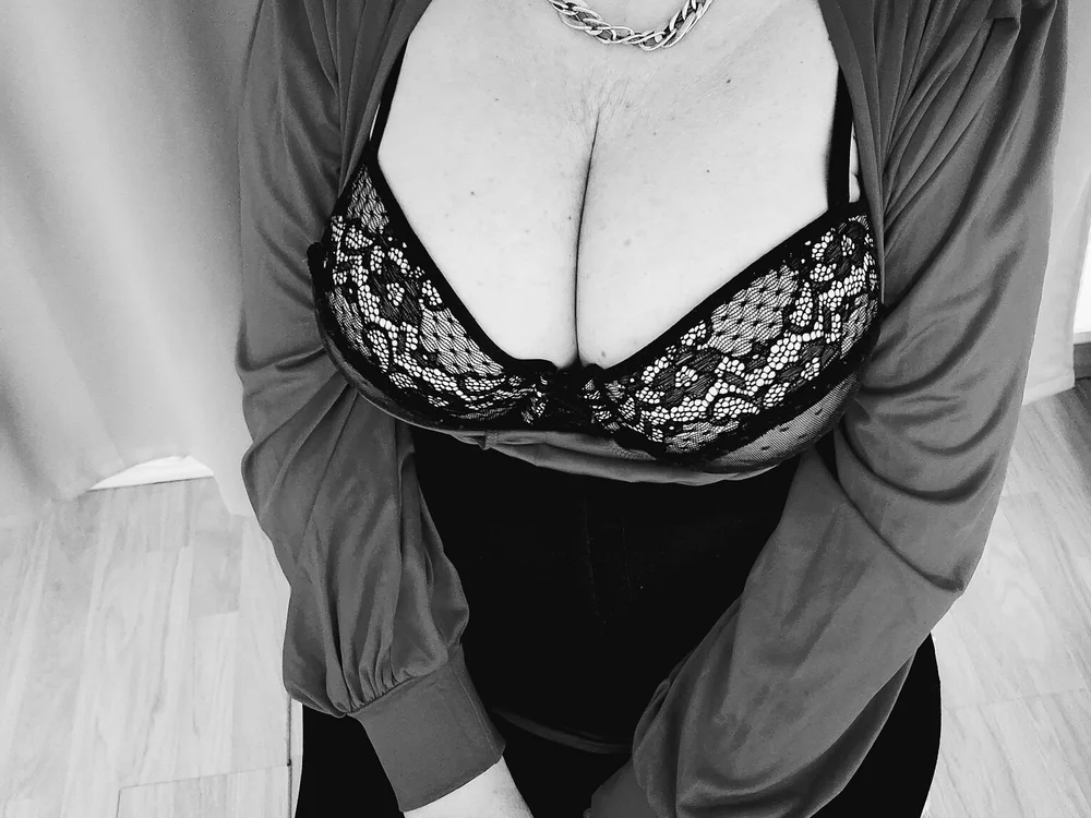 Sexy_-_Milf offline chatrum