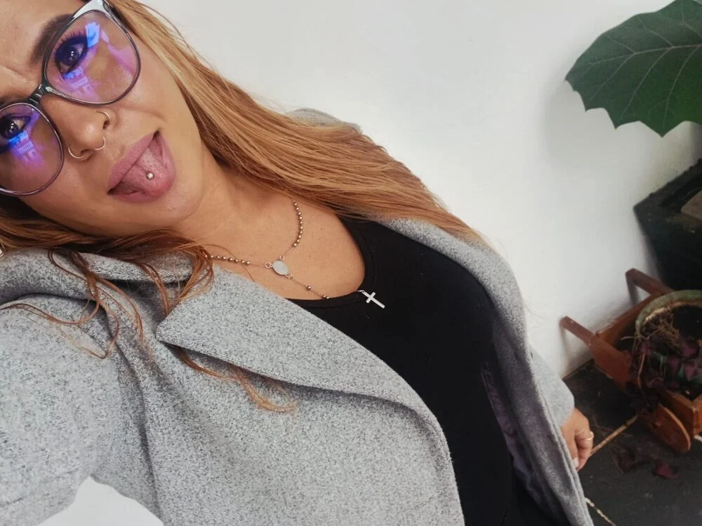 دردشة hazel_34 الجنسية المباشرة