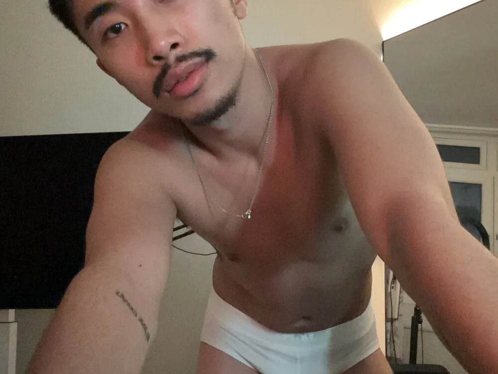 typlayboi1 Offline XXX-Chat