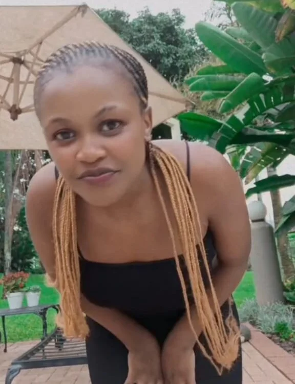 ShortyVibe27 offline XXX-chat