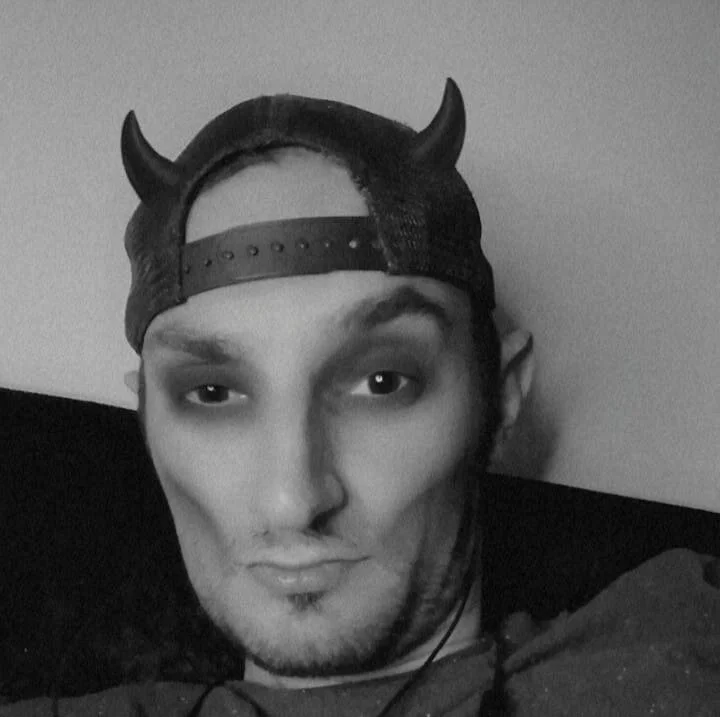 DaniLive99: συνομιλία ΧΧΧ εκτός σύνδεσης