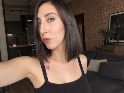 LunaSn0w1 — live female cam