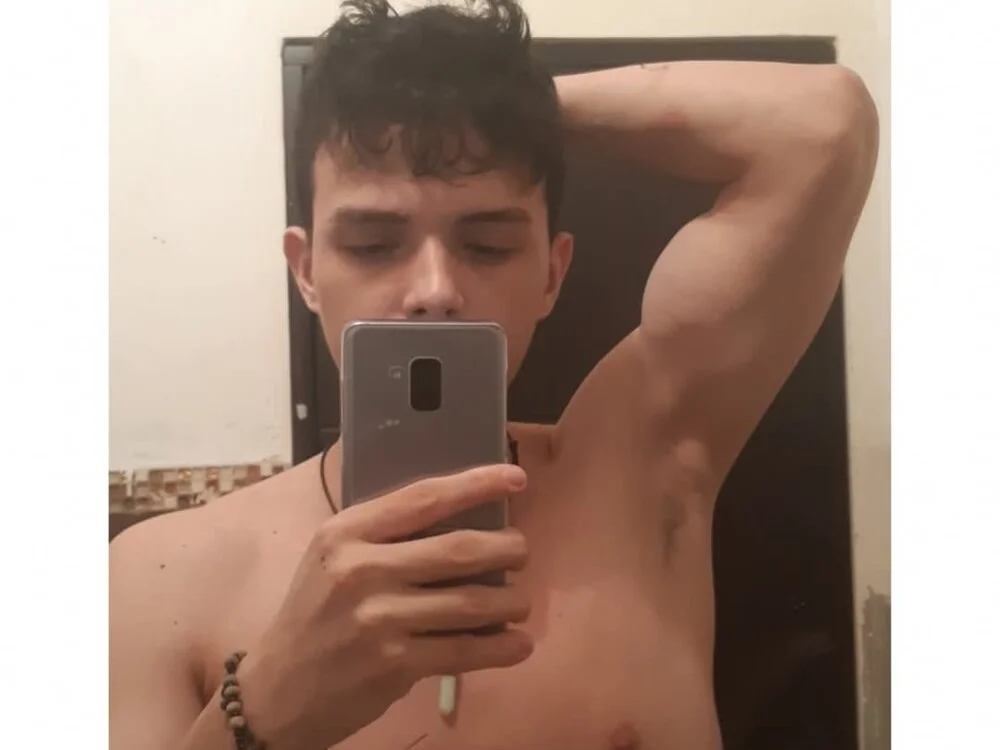 xxaviermendez's Offline XXX Chat