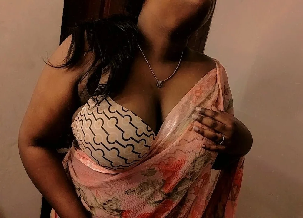 Busty_Taara offline chatrum