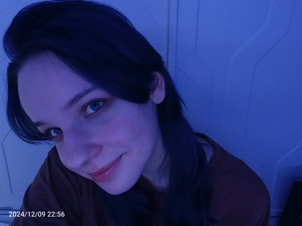 AdeleSkye's Offline Chat Room