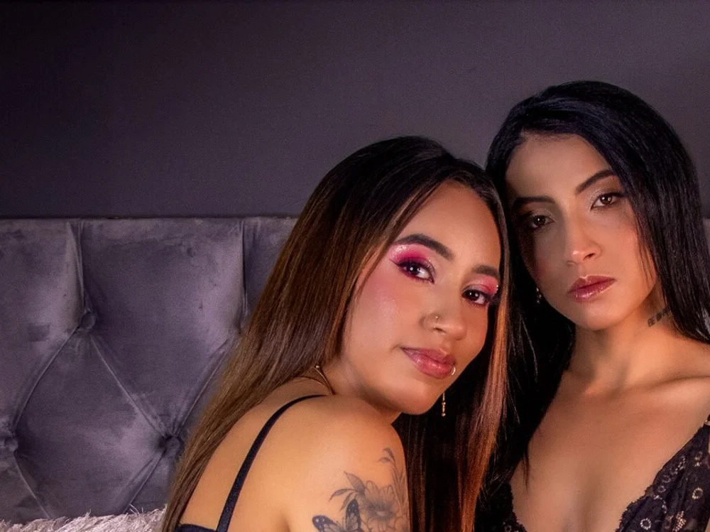SensualFrame_'s Offline Chat Room