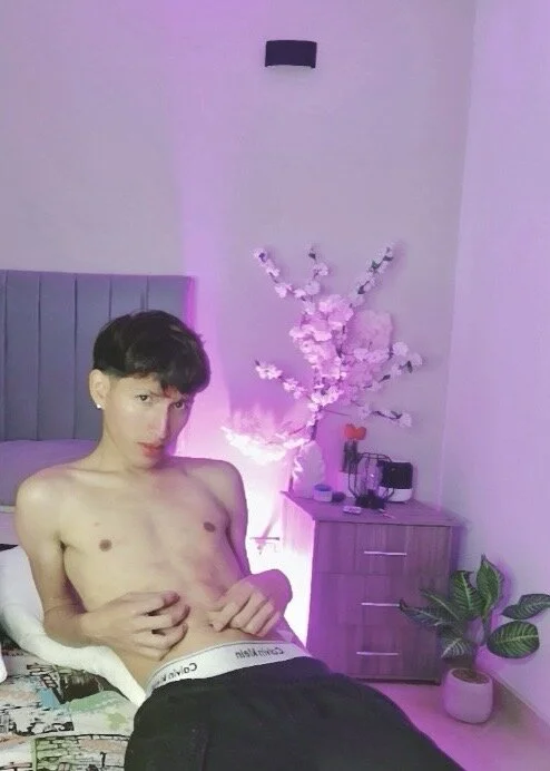 Patrick_twinn Offline XXX chat