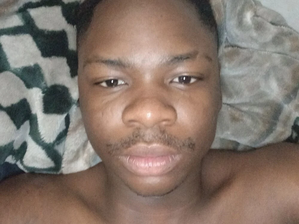 SmalMagic Adlı Modelin Çevrimdışı XXX Sohbeti