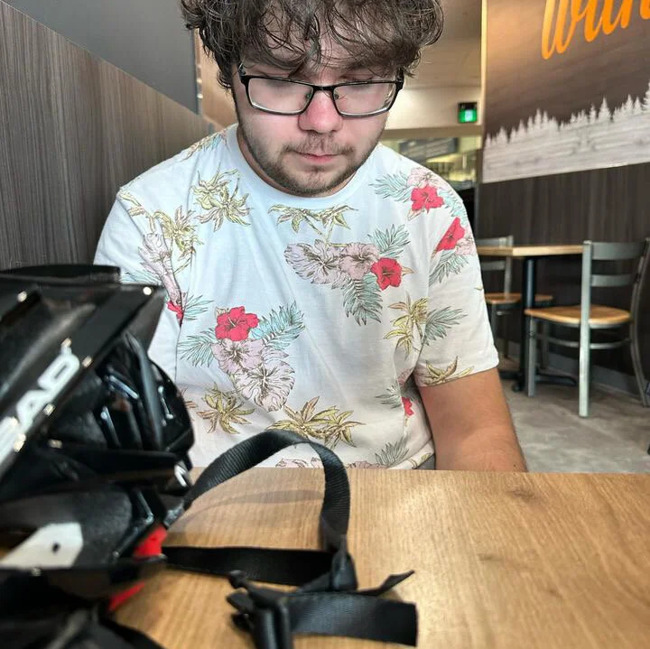 HardlyaBrigade's Offline XXX Chat