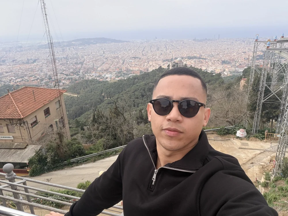 Andres25ok's most recent online preview