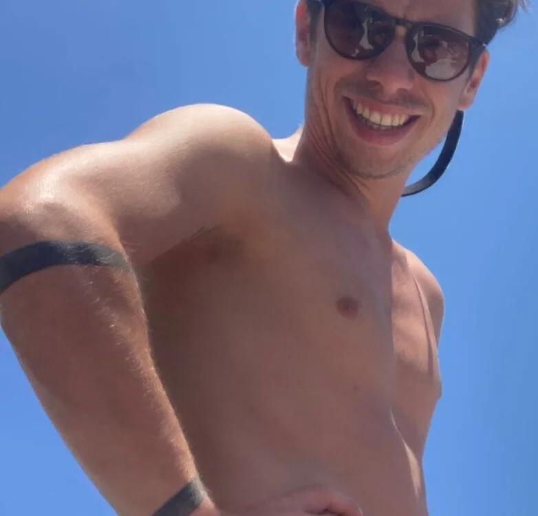 luca__0 অফলাইন XXX চ্যাট