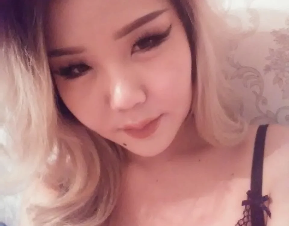 youngtreasure's Offline Chat Room