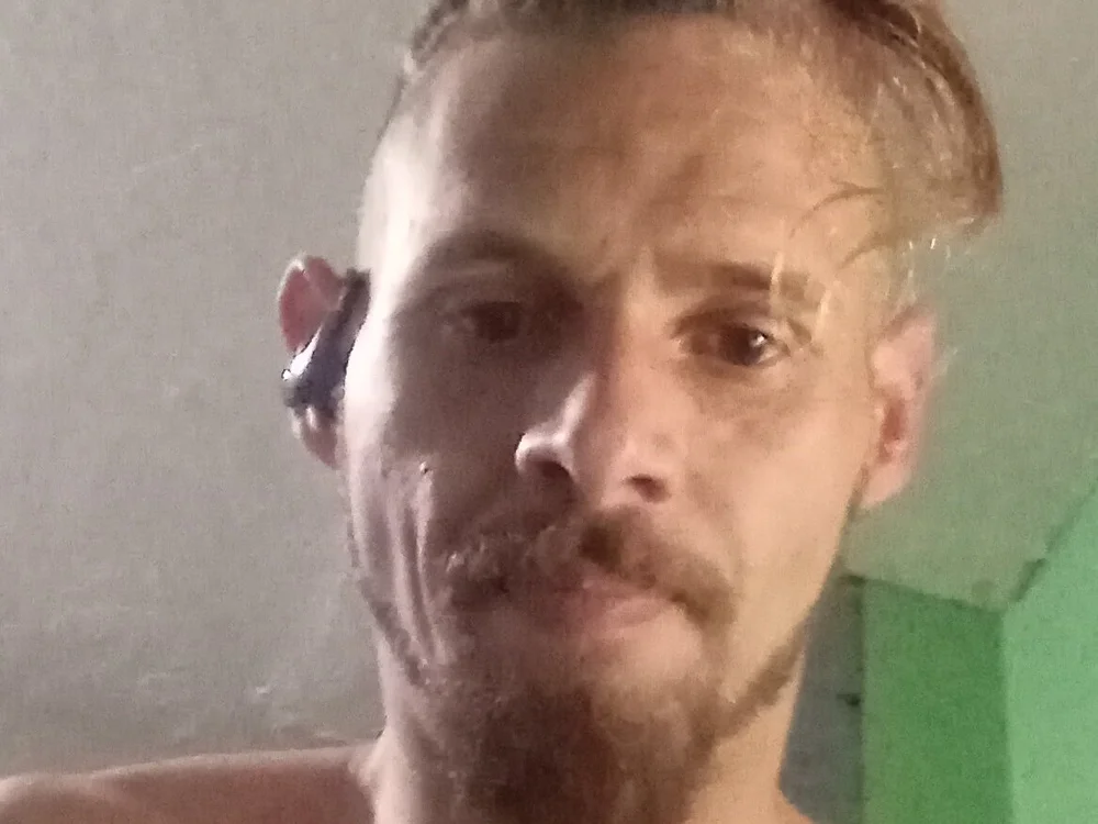 delnegro93's Offline Chat Room