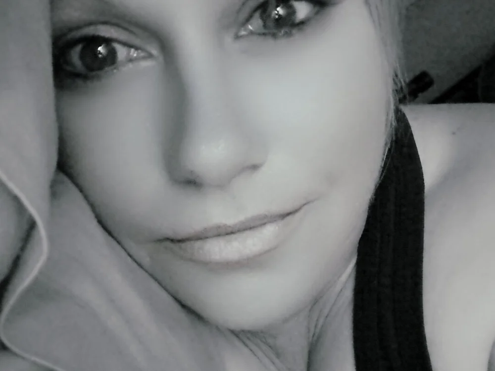Nicoleb1986's Offline Chat Room