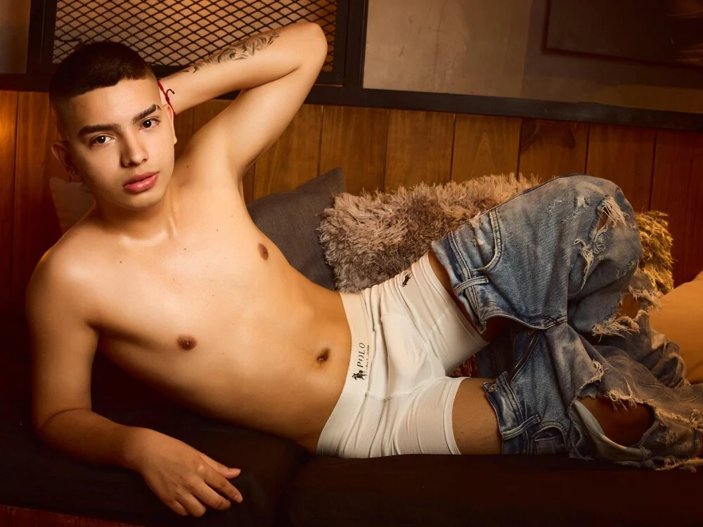 MarcoVitto: офлайн-секс-чат