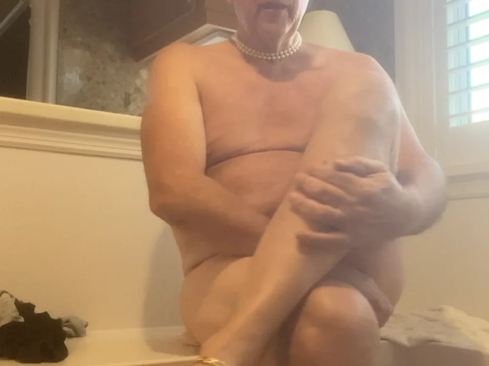 sissyboijamie1313's Offline XXX Chat