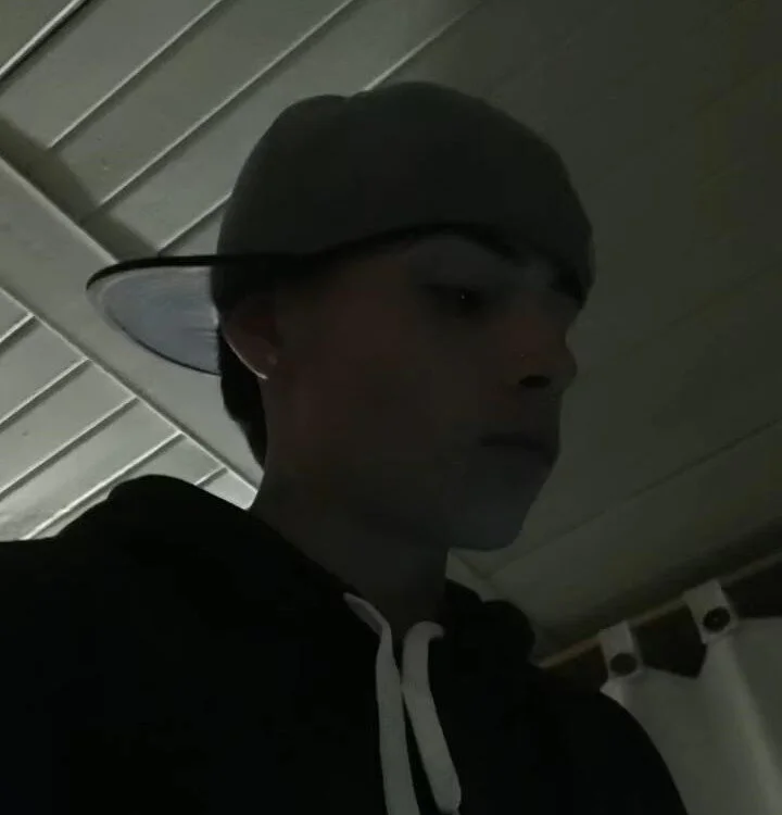 Alex_sounders1's Offline XXX Chat