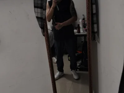 9EddieBoi4 Male Hairy Cam Chat