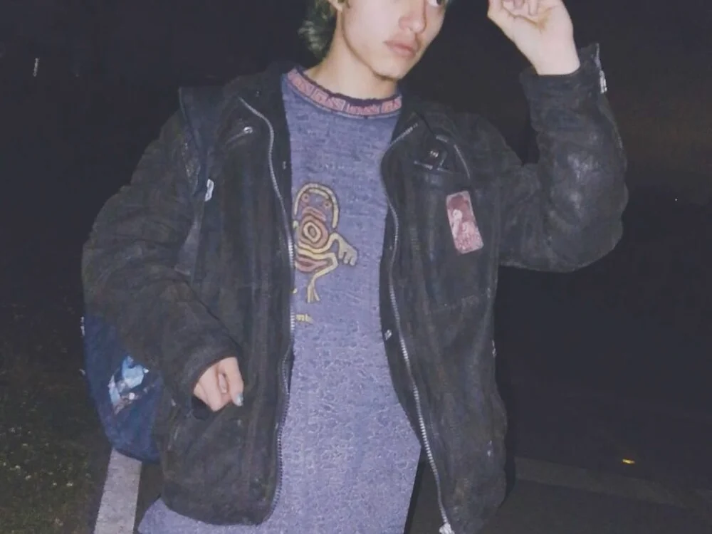 Offline XXX chat Angel_adrien