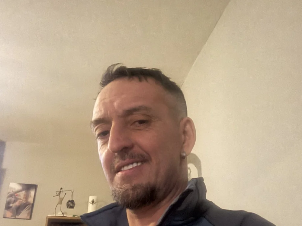 Offline chatovací místnost djtmx