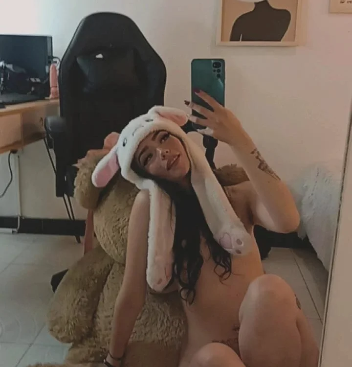 צ'אט XXX לא מקוון של bastet_337