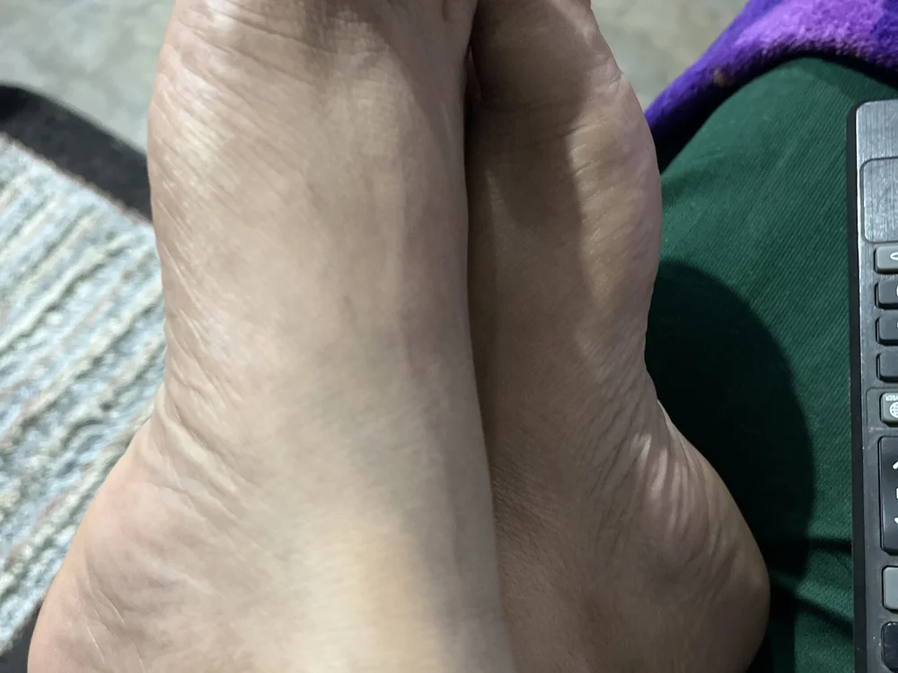 Mimi_girl12's Offline XXX Chat